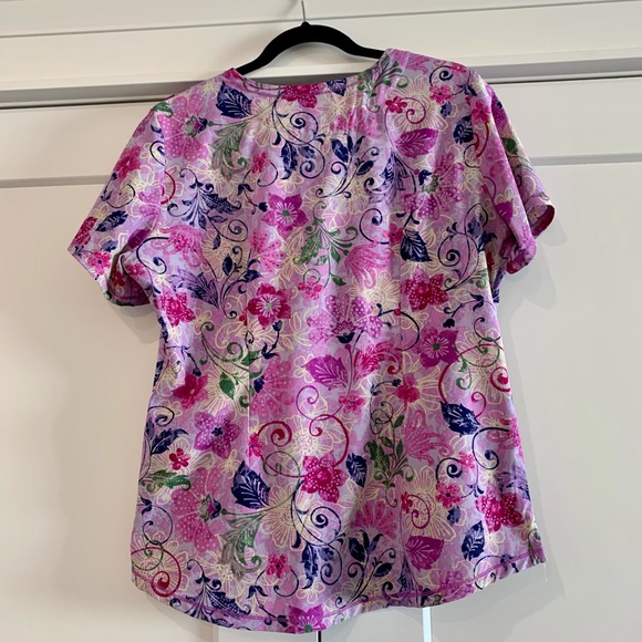 2 scrub tops - EUC - Picture 3 of 8